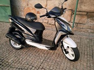 SCOTER SYM JET 4 125 DE 2016 IMPECAVEL NEGREIROS E CHAVÃO