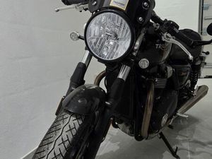 TRIUMPH BONNEVILLE STREET CUP900 VIEIRA DO MINHO