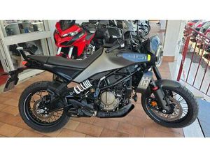 VENDO HUSQVARNA SVARTPILEN 401 (2024 - 26) USATA A TIVOLI (CODICE 9726216) - MOTO.IT