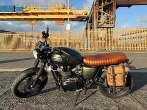 TRIUMPH SCRAMBLER 900