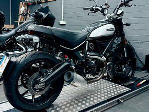 DUCATI SCRAMBLER 800 UNFALL
