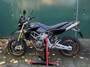 APRILIA DORSODURO 750 ZWART