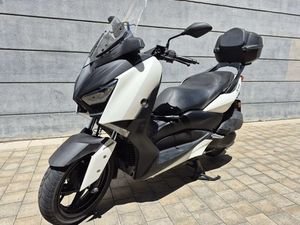 YAMAHA X-MAX 300