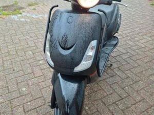 SYM FIDDLE EURO4 45KM GEELKENTEKEN 2019 10.000 KM — SCOOTERS | SYM — MARKTPLAATS