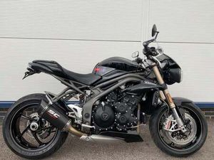 TRIUMPH SPEED TRIPLE S 1050 - 11108 MILES - SC PROJECT EXHAUST - 2 YEAR WARRANTY