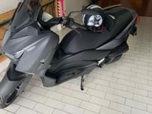YAMAHA XMAX125