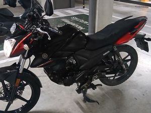 VENDO YAMAHA YS125 PÓVOA DE SANTA IRIA E FORTE DA CASA