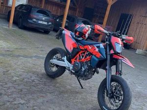 KTM SMCR 690