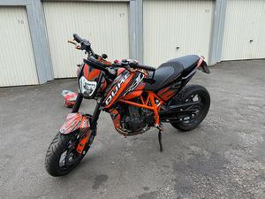 KTM 690 DUKE BAUJAHR 2015 BASTLERFAHRZEUG