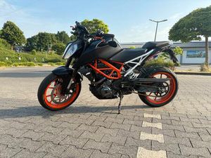 KTM DUKE 390