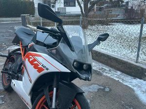KTM RC 125 3HD.