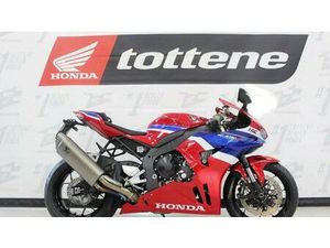 VENDO HONDA CBR 1000 RR-R FIREBLADE (2024 - 26) USATA A BASSANO DEL GRAPPA (CODICE 9881153) - MOTO.IT