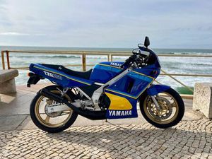 YAMAHA TZR 250 2MA CARCAVELOS E PAREDE
