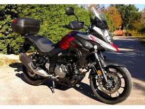 MAGYAR MOTOR_ABS_TC_KÖZÉPSZTENDER_MAGAS PLEXI_SZÚRÓFÉNY_HASPÁNCÉL_BUKÓCSŐ