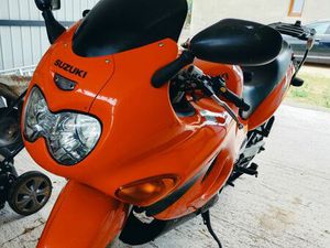 SUZUKI GSXF600 (JAJKO) NOWA ZLOTORIA