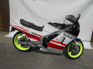3 MOTORRÄDER SUZUKI RG500