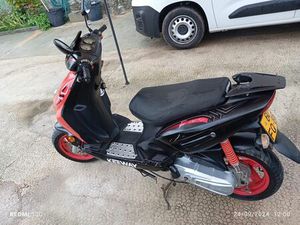 SCOOTER KEEWAY F-ACT 50 GUARDA