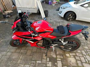 HONDA CBR 500R - 3970KM + EXTRAS (VERKLEIDUNG, AUSPUFF)
