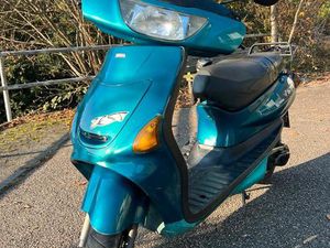 YAMAHA ZEST 50 MIT PAPIEREN