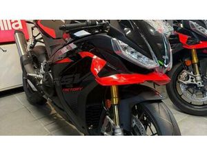 VENDO APRILIA RSV4 1100 FACTORY (2025 - 26) NUOVA A ERBA (CODICE 9834037) - MOTO.IT