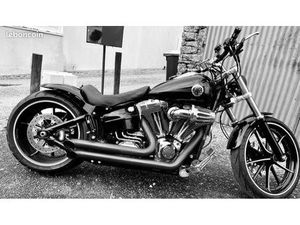 HARLEY DAVIDSON BREAKOUT 2014 AVEC ACCESSOIRES D’ORIGINE