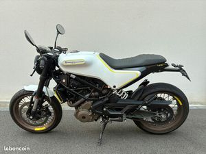 MOTO HUSQVARNA 401