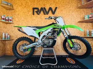 KAWASAKI 450 KXF – 2018 – 30 HEURES – ÉQUIPEMENT HAUT DE GAMME