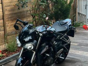 STREET TRIPLE RS IMMATRICULÉ ITALIE