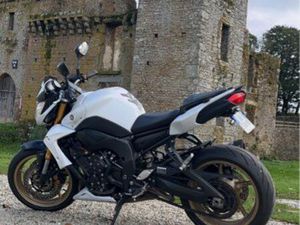 MOTO FZ8