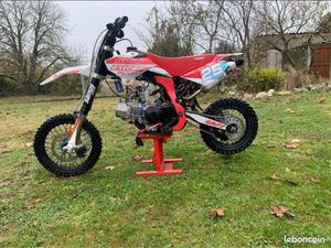 PIT BIKE YCF