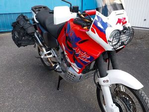 AFRICA TWIN 750