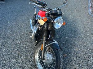 TRIUMPH T100