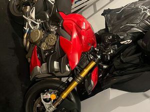 DUCATI STREETFIGHTER V4S