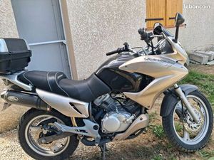 VENDS MOTO VARADERO 125 CM3