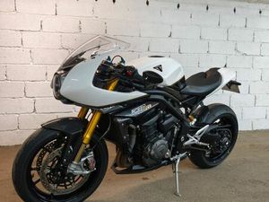 TRIUMPH SPEED TRIPLE RR