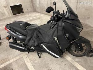 YAMAHA XMAX 300 IRON MAX