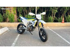 HUSQVARNA 701 SUPERMOTO