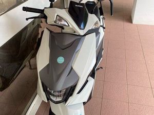 SCOOTER SUZUKI AVENIS