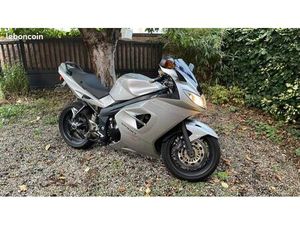 TRIUMPH SPRINT ST 1050