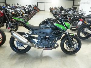 400 Z ABS 5684 KM MODÈLE 2023 PREMIÈRE MAIN