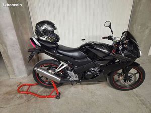 CBR 125 R