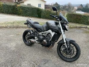 YAMAHA MT-09