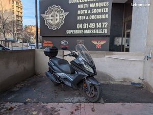 ⭐ KYMCO DOWNTOWN 125 TOP CASE PREMIÈRE MAIN GARANTIE 12 MOIS RÉVISION OK ?