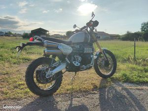 TRIUMPH SCRAMBLER 1200 XE – EXCELLENT ÉTAT – ACCESSOIRES INCLUS