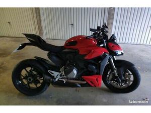 DUCATI STREETFIGHTER V2