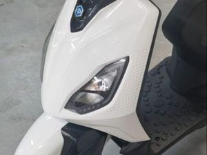 SCOOTER PIAGGIO 1 ÉLECTRIQUE 50