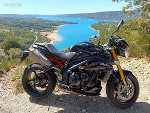 TRIUMPH SPEED TRIPLE R 1050