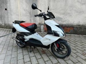 SCOOTER APRILIA SR 50 R-FACTORY 19000 KM GIANNELLI
