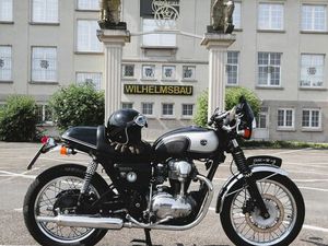 KAWASAKI W 650