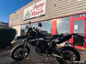 RIEJU 50 MRT MOTO 50 CC À BOITE DE VITESSE